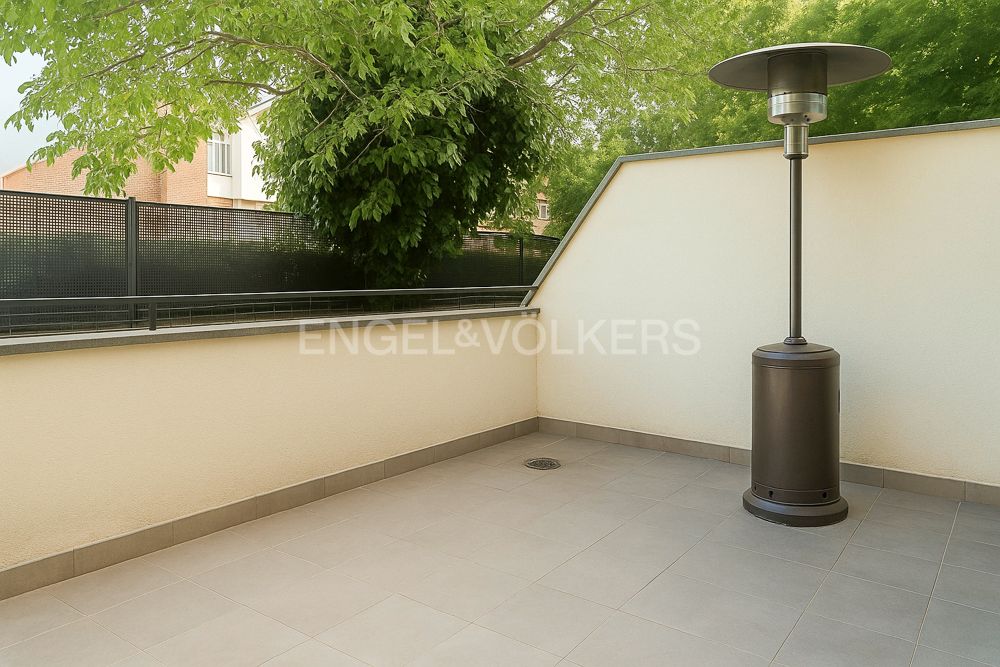 Terrassa de Apartament de lloguer en  Madrid Capital amb Aire condicionat, Calefacció i Terrassa