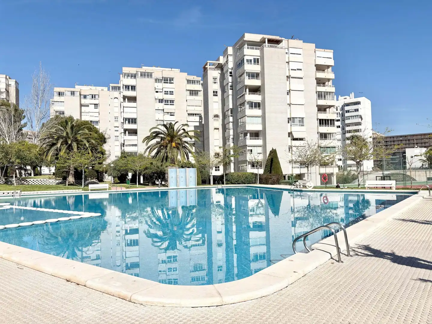 Piscina de Piso en venta en Alicante / Alacant con Aire acondicionado, Trastero y Piscina