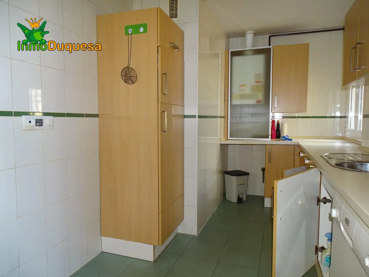 Kitchen of Flat for sale in Granada  with Air Conditioner, Heating and Storage room