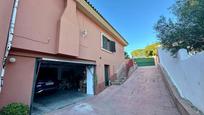 Vista exterior de Casa o xalet en venda en Chiclana de la Frontera amb Aire condicionat, Calefacció i Jardí privat