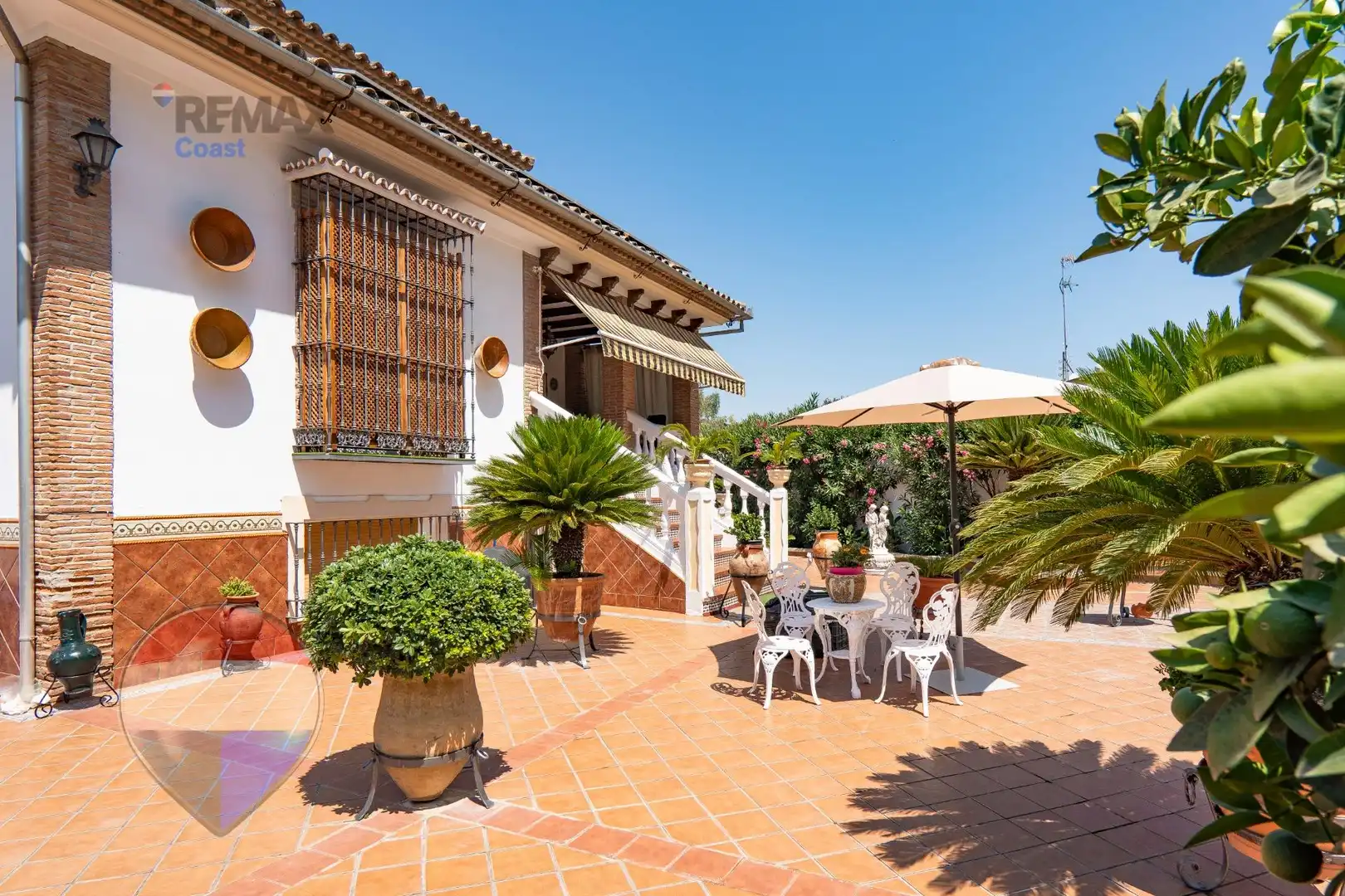 Exterior view of Houses for sale in Cuevas Bajas  with Heating, Private garden and Swimming Pool