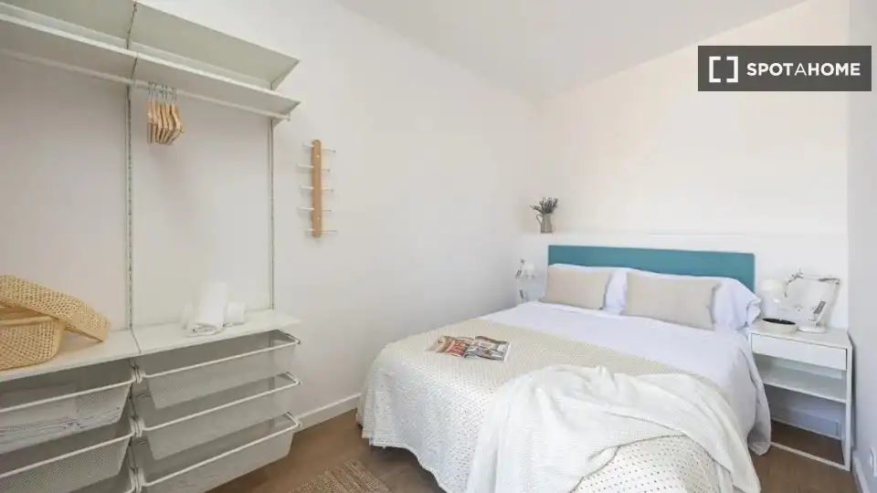 Habitación de Piso de alquiler en Barcelona con Aire acondicionado, Calefacción y Amueblado