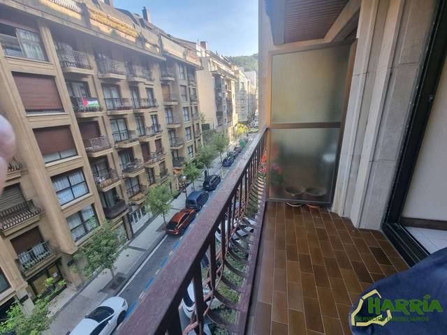 Piso en Venta en Secundino Esnaola Kalea en Gros