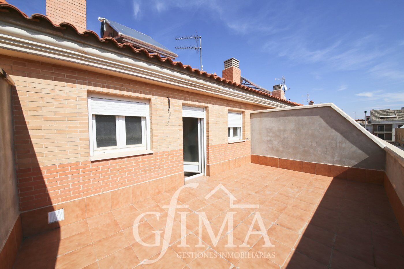 Terrassa de Casa adosada en venda en Tomelloso amb Calefacció, Terrassa i Traster
