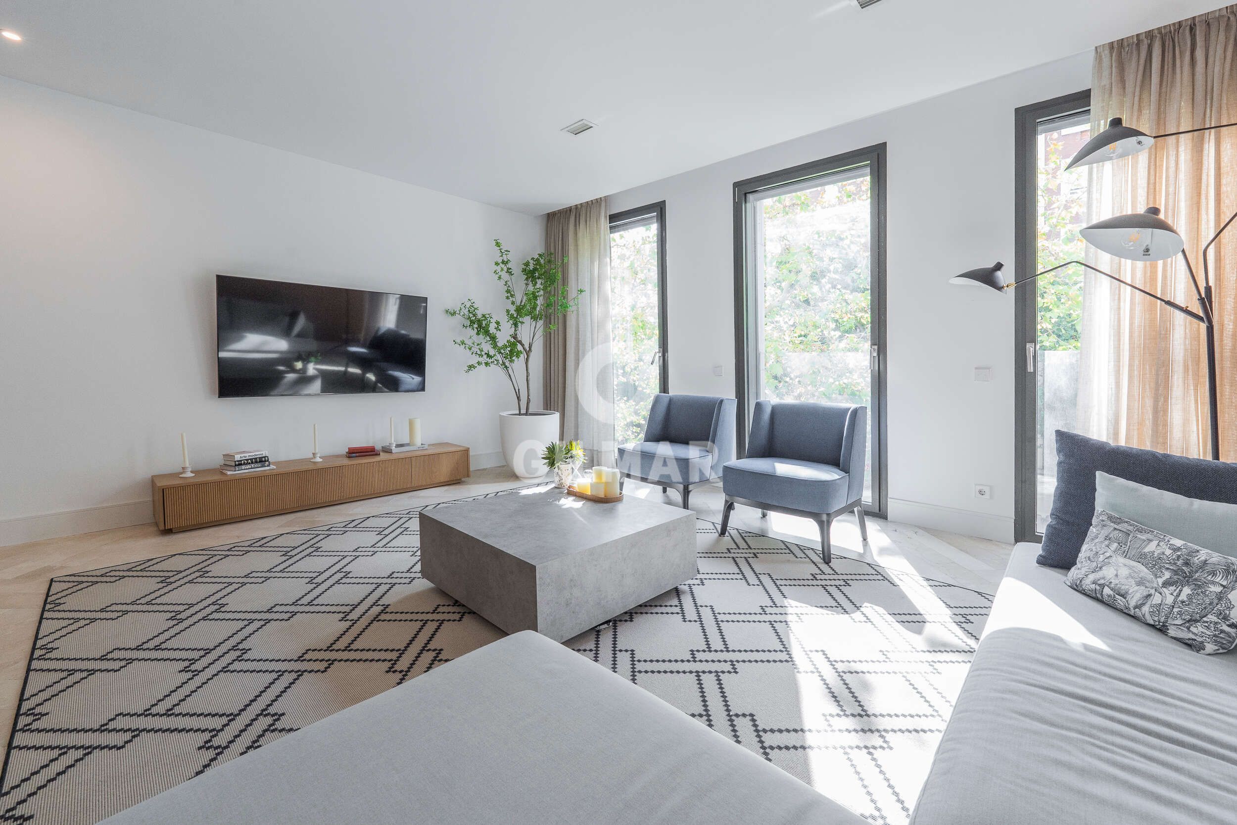 Living room of Flat for sale in  Madrid Capital  with Heating, Storage room and Swimming Pool