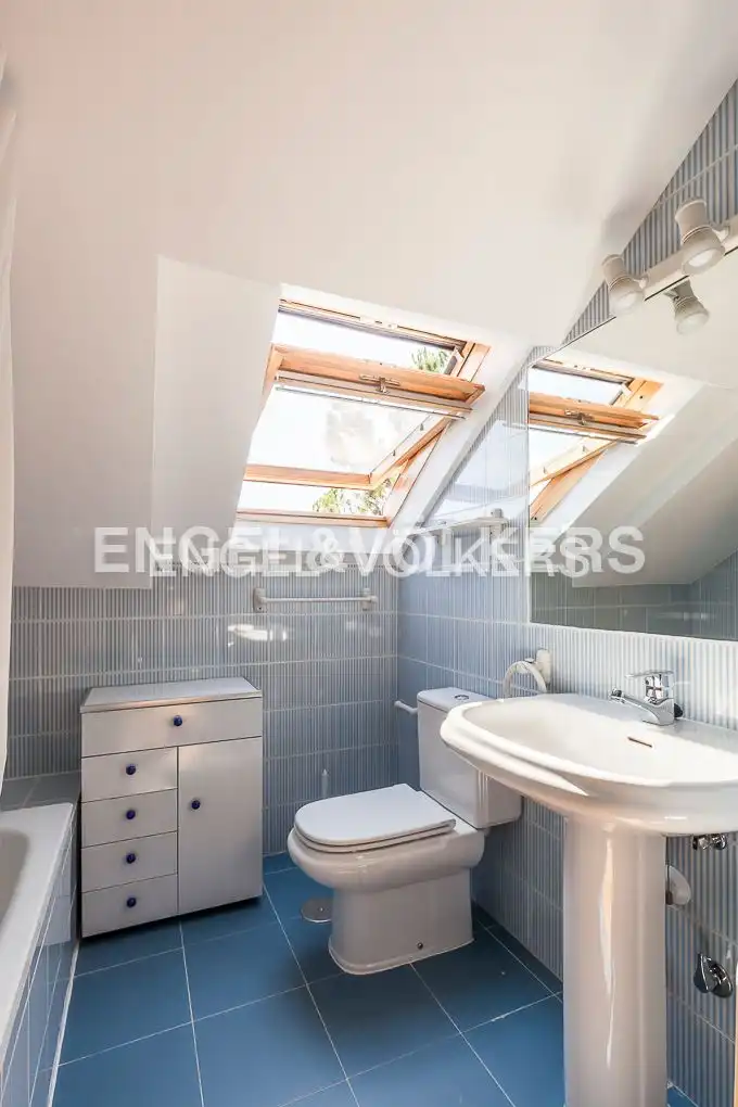 Baño de Casa o chalet en venta en Madrid con Aire acondicionado, Calefacción y Jardín privado