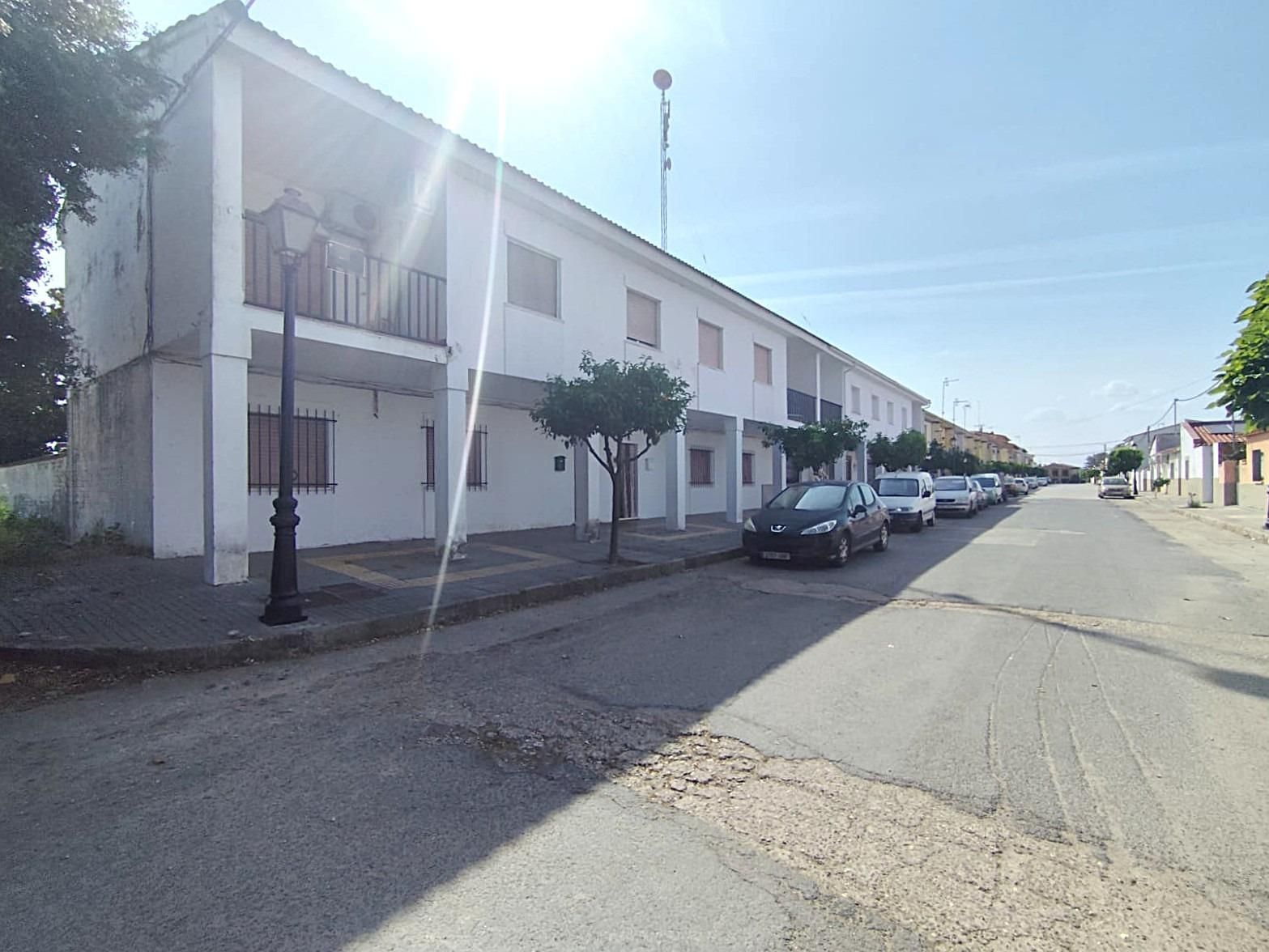 Vista exterior de Casa adosada en venta en Alagón del Río con Jardín privado, Trastero y Balcón