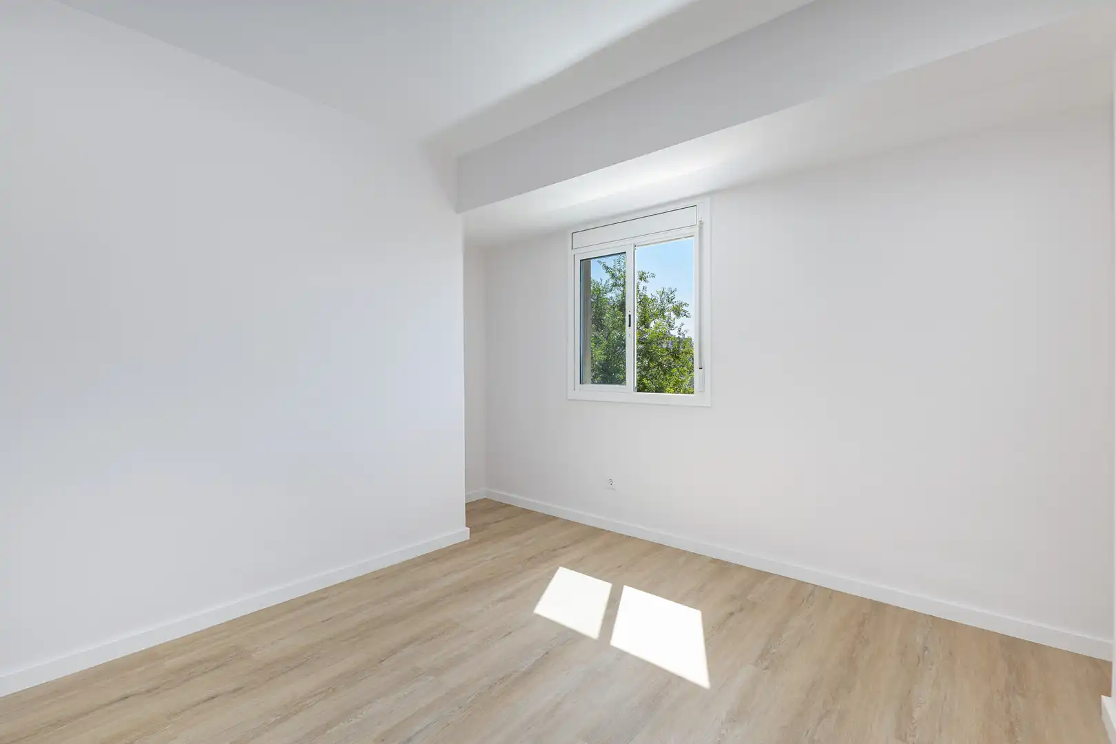 Habitación de Piso en venta en Badia del Vallès con Horno, Balcón y Alarma