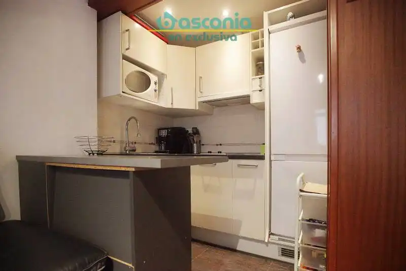 Kitchen of Flat for sale in Bilbao   with Furnished