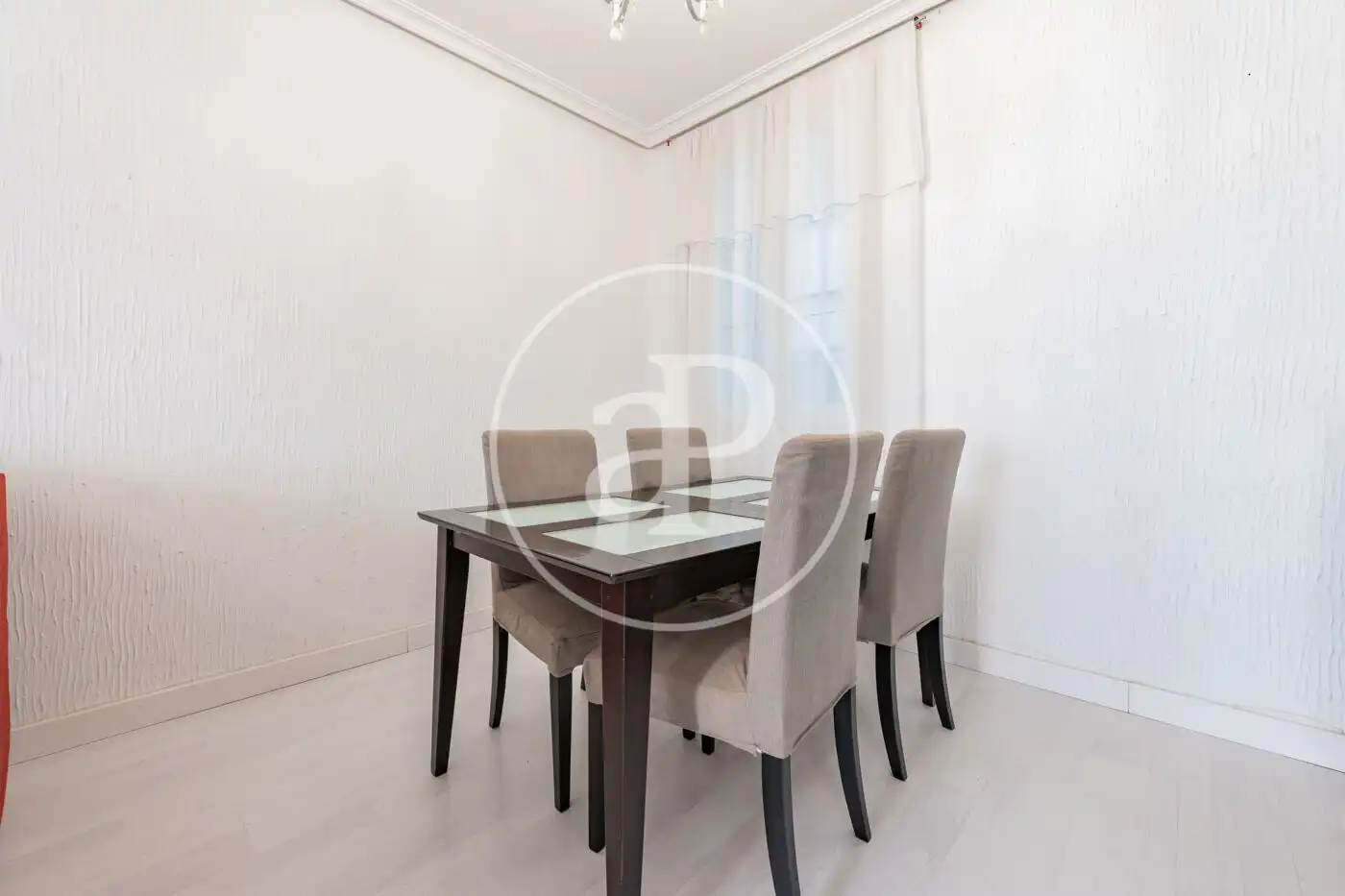 Comedor de Piso en venta en Madrid con Calefacción y Amueblado