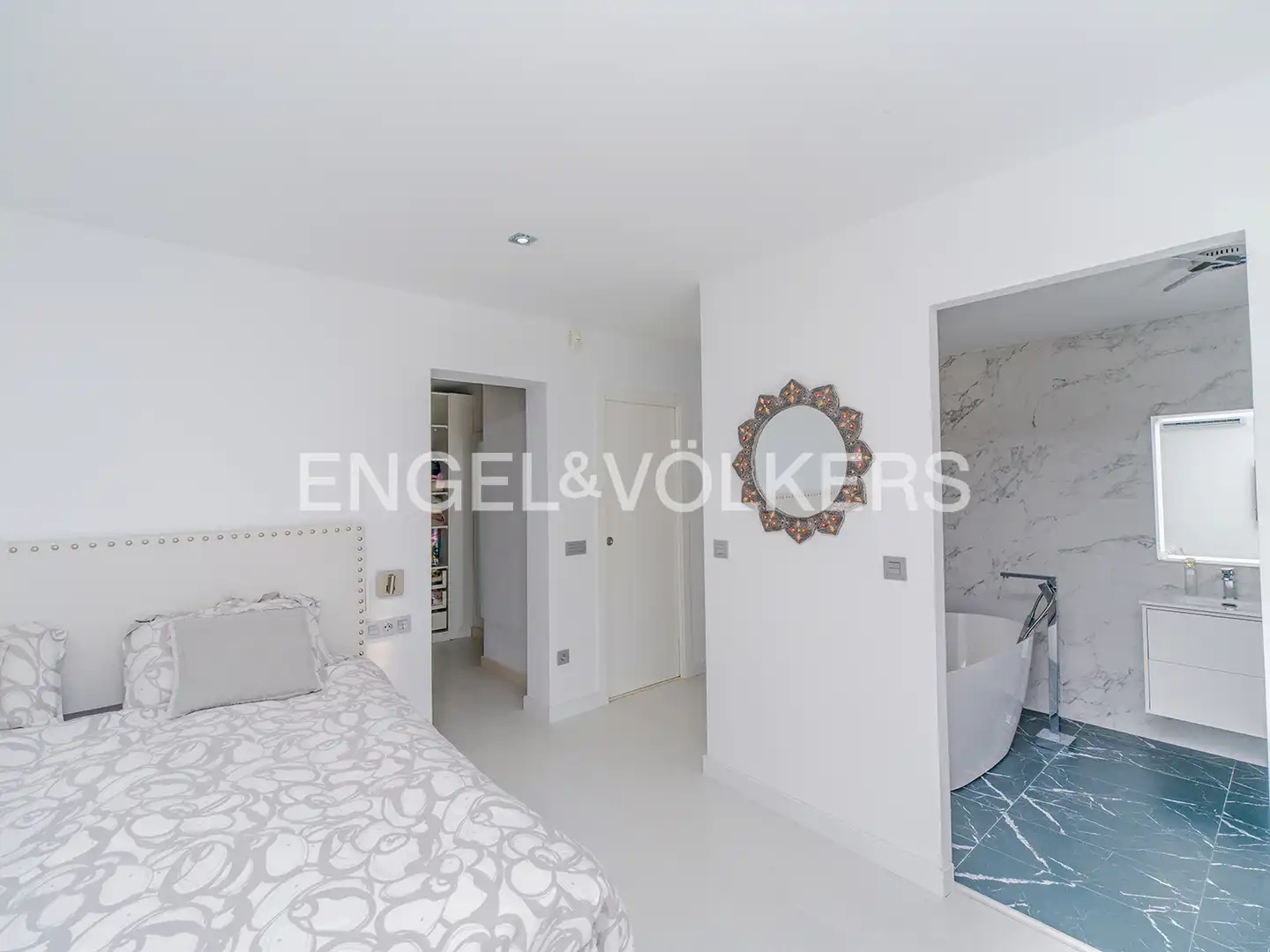Habitación de Casa o chalet en venta en El Campello con Aire acondicionado, Calefacción y Jardín privado