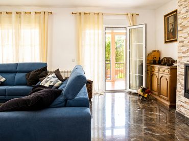 Terraced house with balcony for sale in Calle Violetas 3