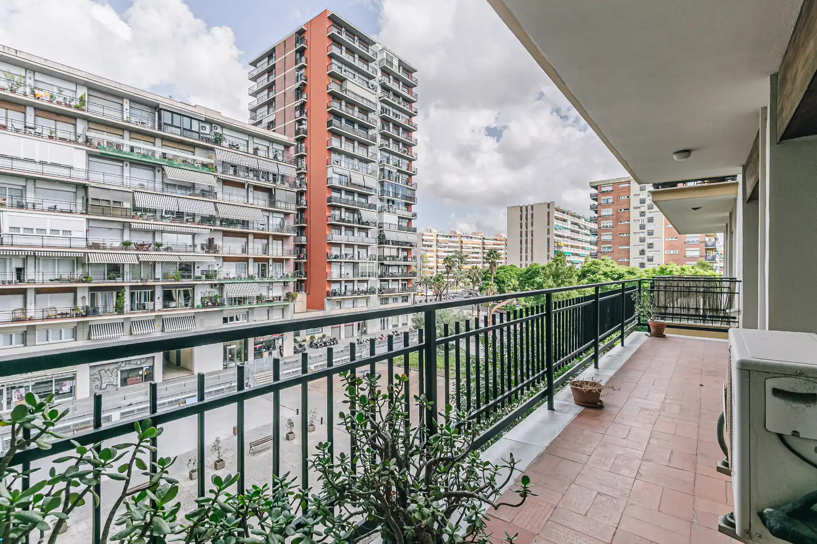 Flat with terrace for sale in Gran Via de Carles III, imagen 3