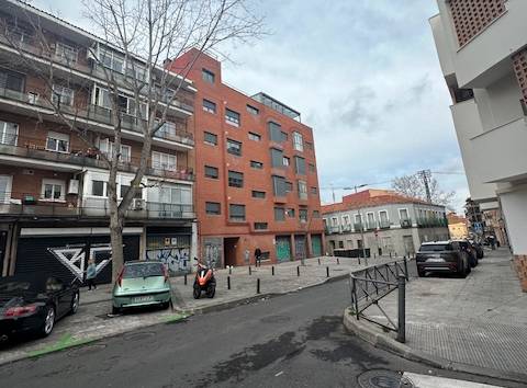 Piso en Venta en Calle Pinos Alta en Valdeacederas