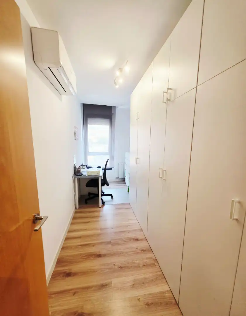 Habitación de Casa adosada en venta en Terrassa con Aire acondicionado, Calefacción y Parquet