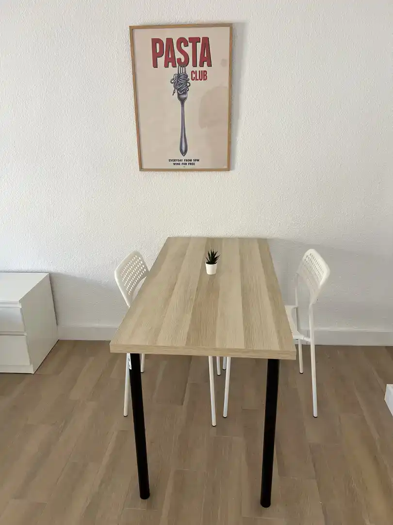 Comedor de Piso para compartir en Sax con Parquet, Amueblado y Balcón