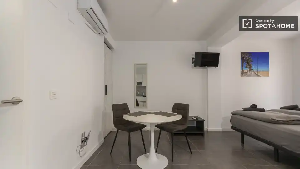 Comedor de Piso de alquiler en Valencia con Aire acondicionado, Calefacción y Amueblado