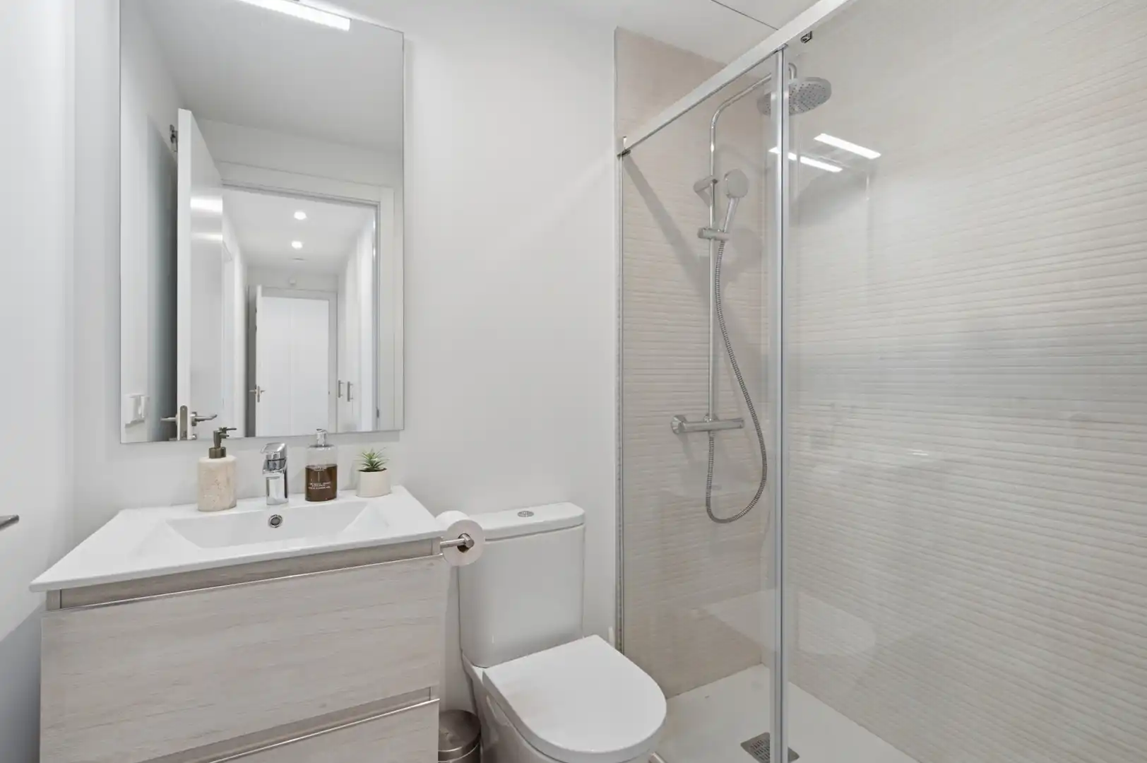 Baño de Ático en venta en Estepona con Aire acondicionado, Terraza y Piscina