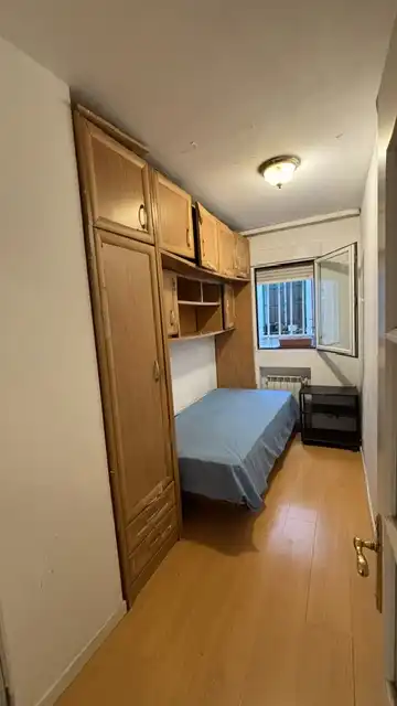 Dormitori de Pis en venda en Madrid amb Calefacció i Moblat