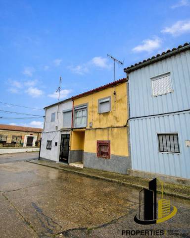 Casa-chalet en Venta en Fuentes de Béjar