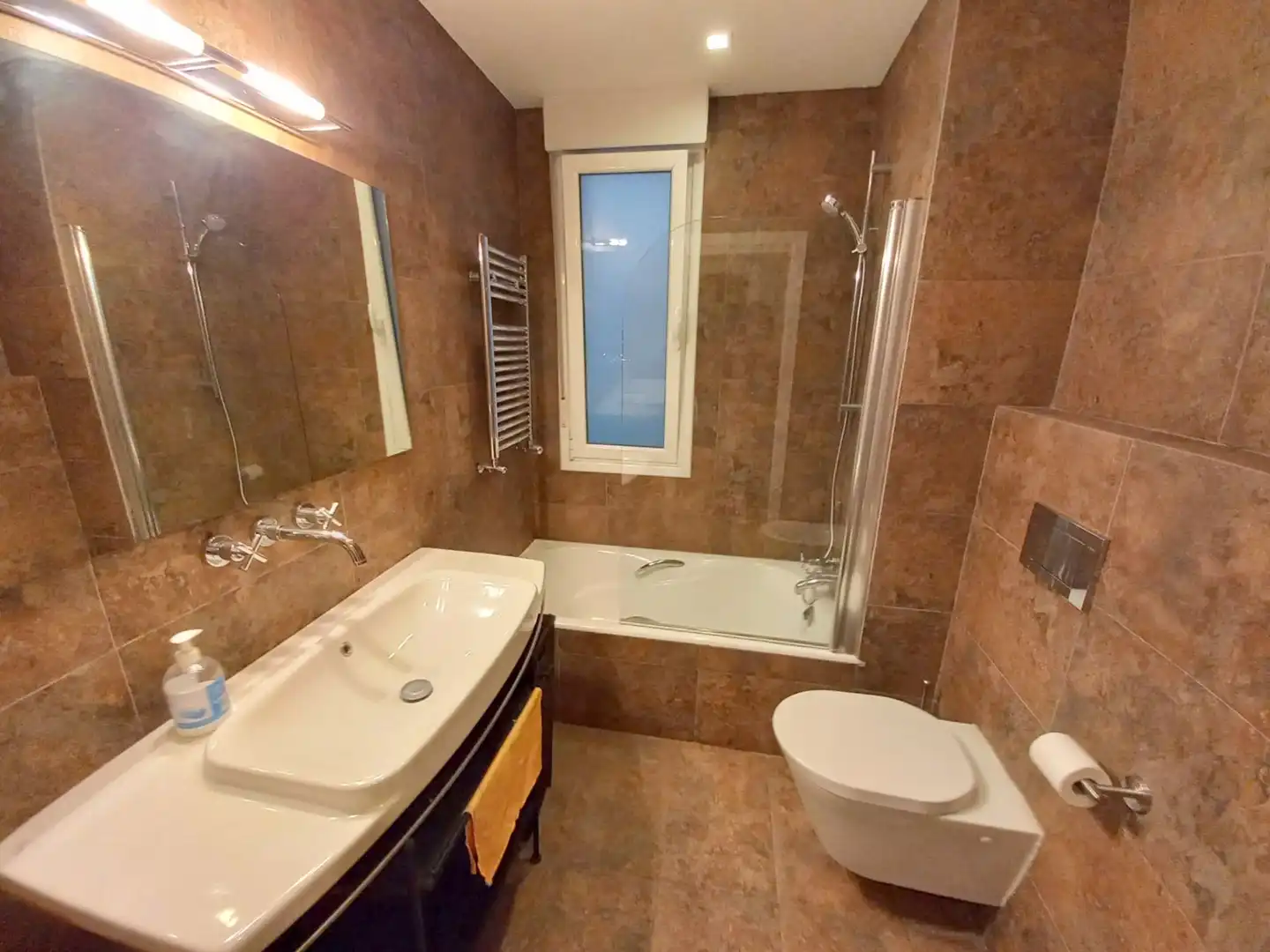 Baño de Piso en venta en Bilbao  con Calefacción y Amueblado