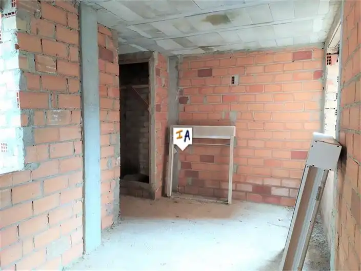 Casa adosada en venta en Iznájar
