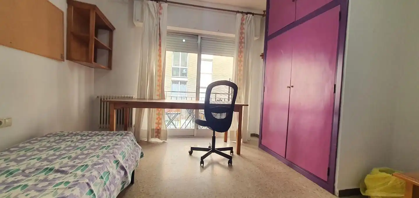 Estudio de alquiler en Calle Calle Melchor Almagro, Centro - Sagrario