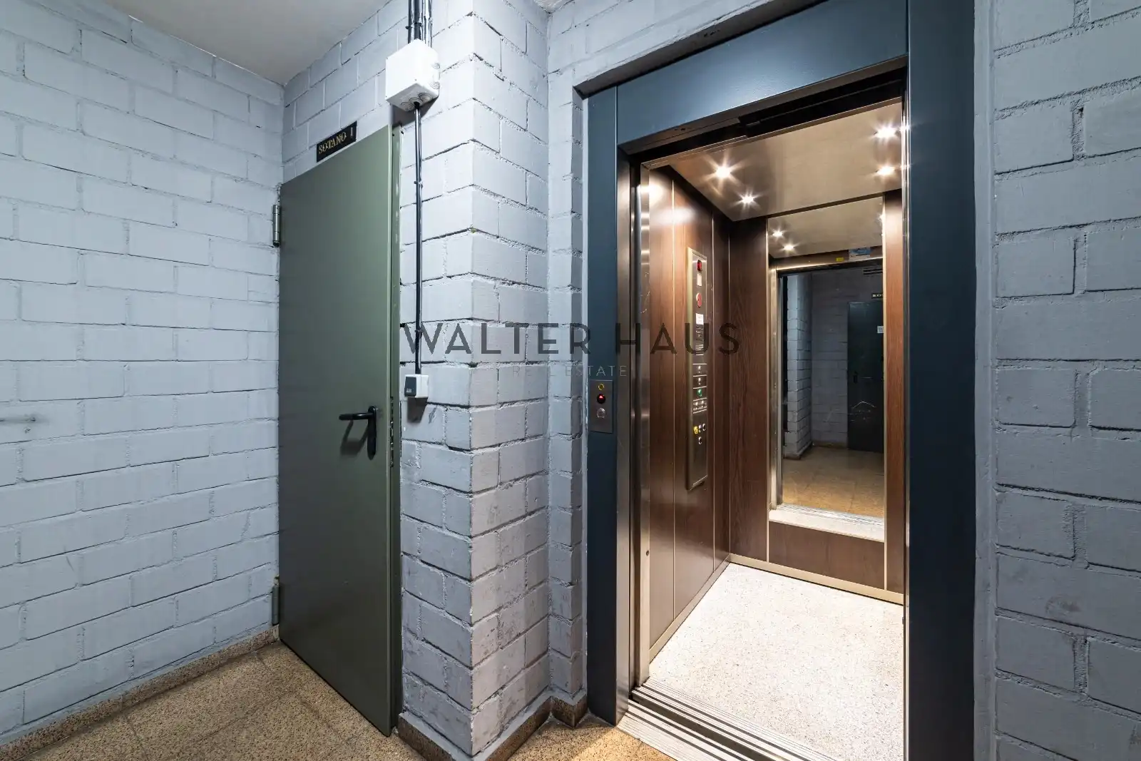 Flat for sale in Madrid  with Air Conditioner, Heating and Storage room