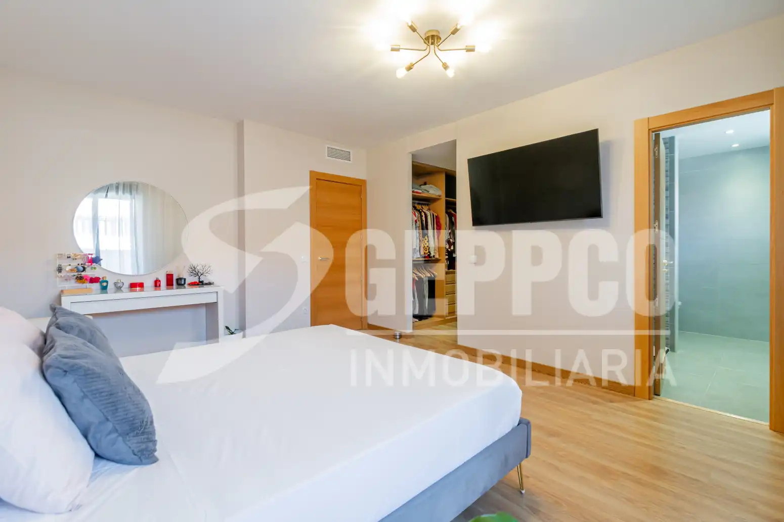 Habitación de Casa adosada en venta en Alcalá de Henares con Calefacción, Terraza y Piscina comunitaria