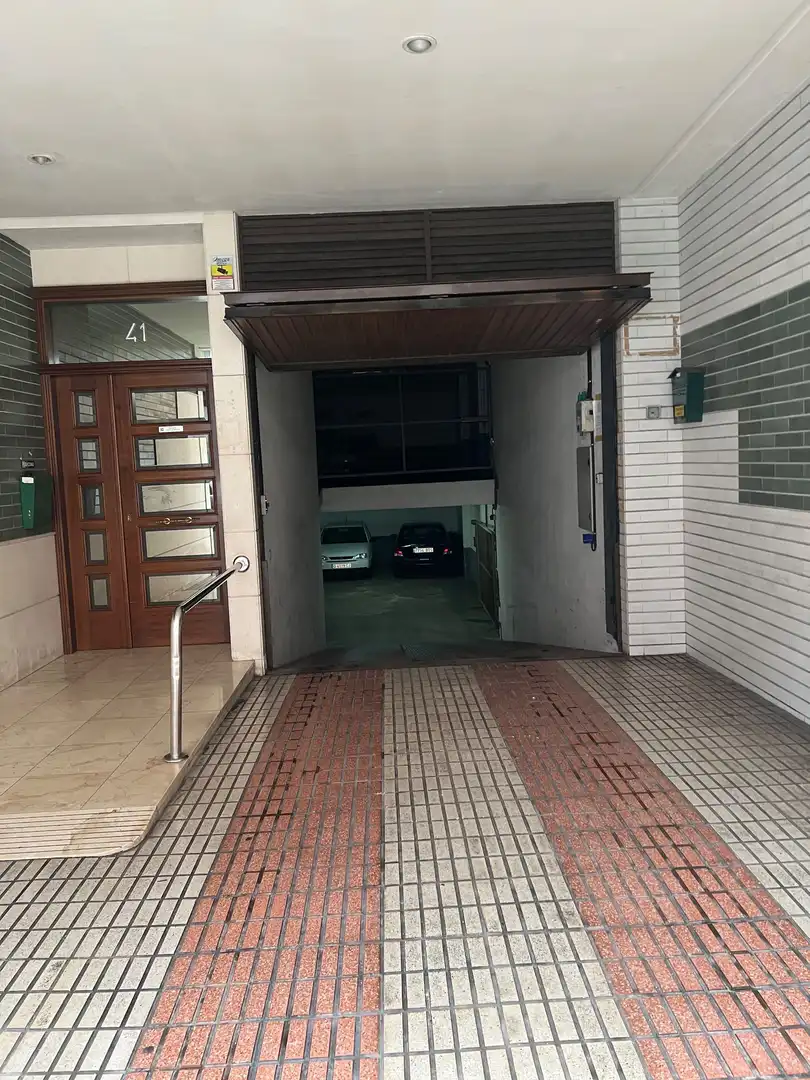 Aparcament de Garatge en venda en Gijón 