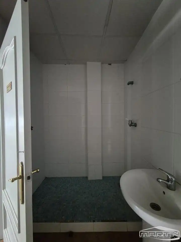 Badezimmer von Geschaftsraum zum Verkauf in Aguilar de la Frontera