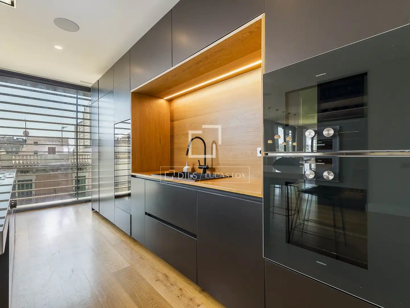 Cocina de Ático en venta en Barcelona con Aire acondicionado, Calefacción y Jardín privado