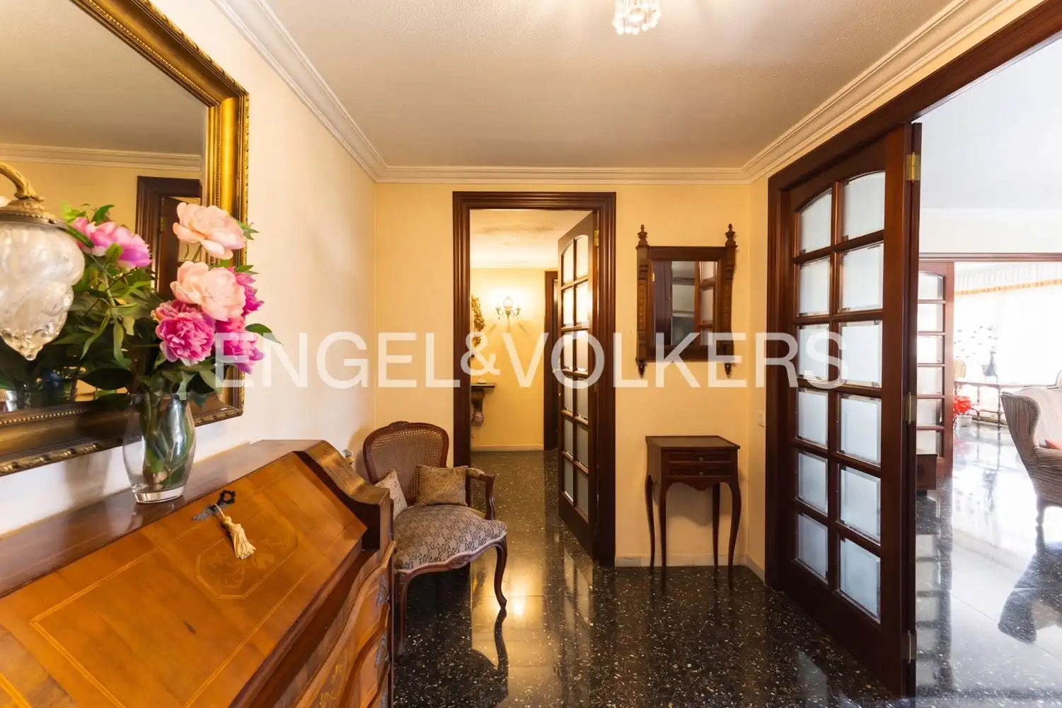 Flat for sale in Valencia  with Air Conditioner, Heating and Balcony