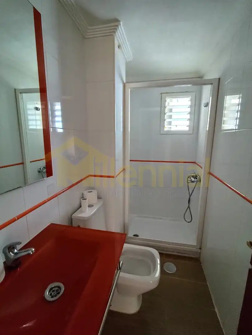 Baño de Piso en venta en Sevilla con Aire acondicionado
