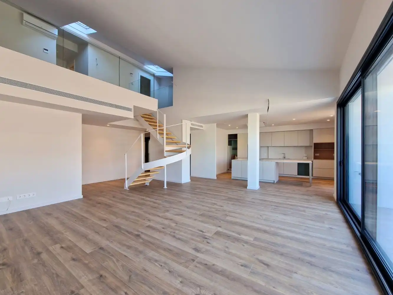 Living room of Attic for sale in Girona  with Air Conditioner, Heating and Terrace