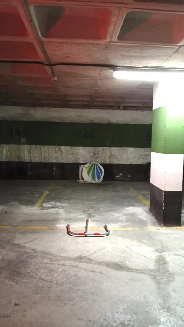 Parkplatz von Wohnung zum Verkauf in Benidorm mit Klimaanlage, Terrasse und Möbliert
