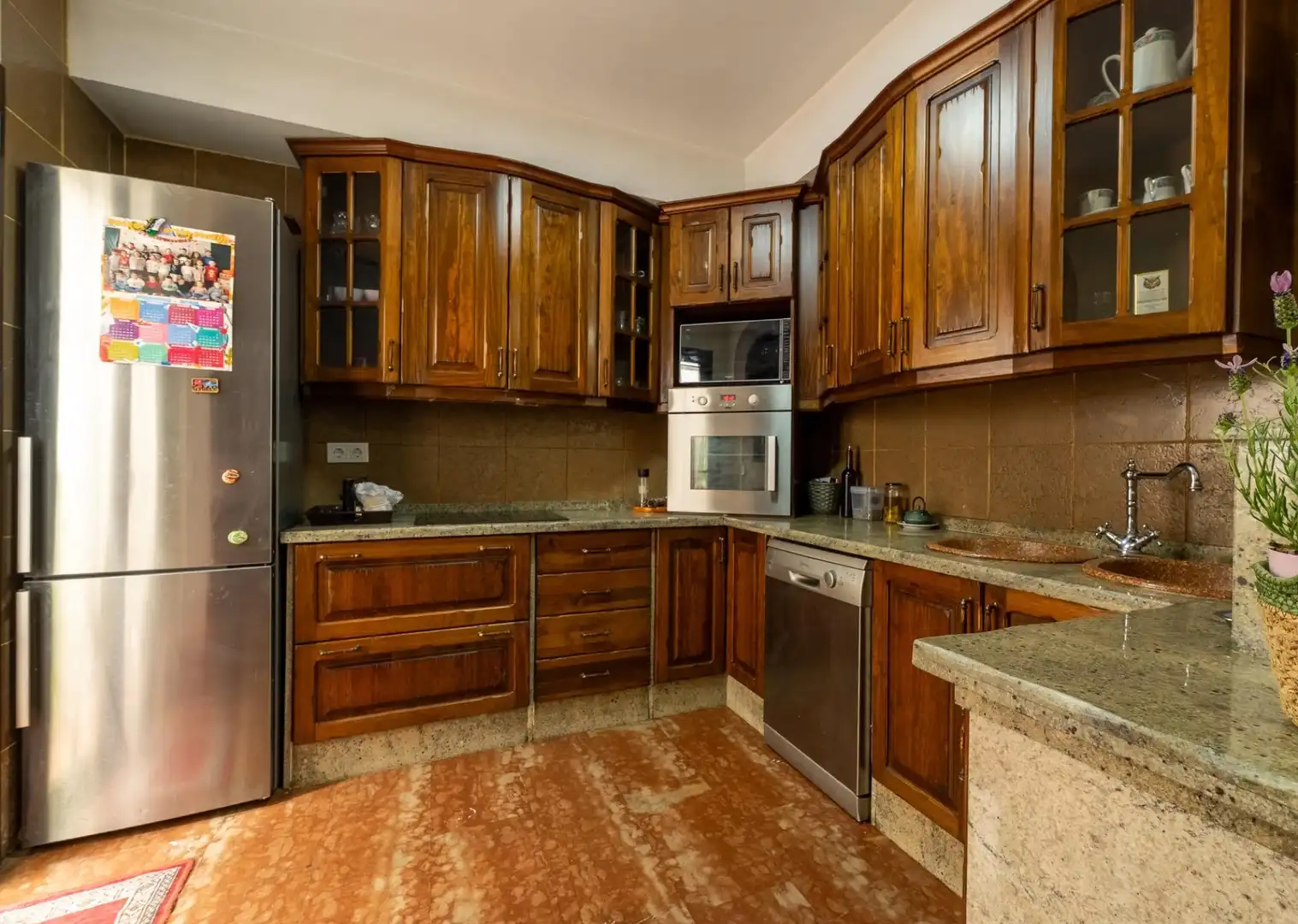 Cuina de Casa adosada en venda en Ronda amb Aire condicionat, Calefacció i Jardí privat
