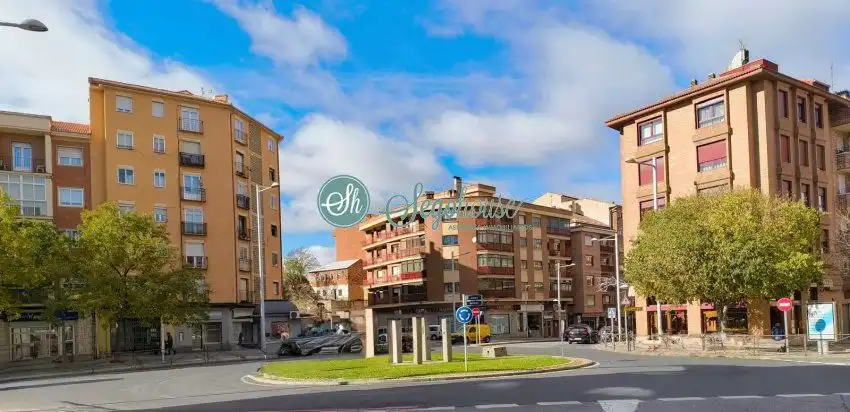Vista exterior de Piso en venta en Segovia con Calefacción, Terraza y Amueblado