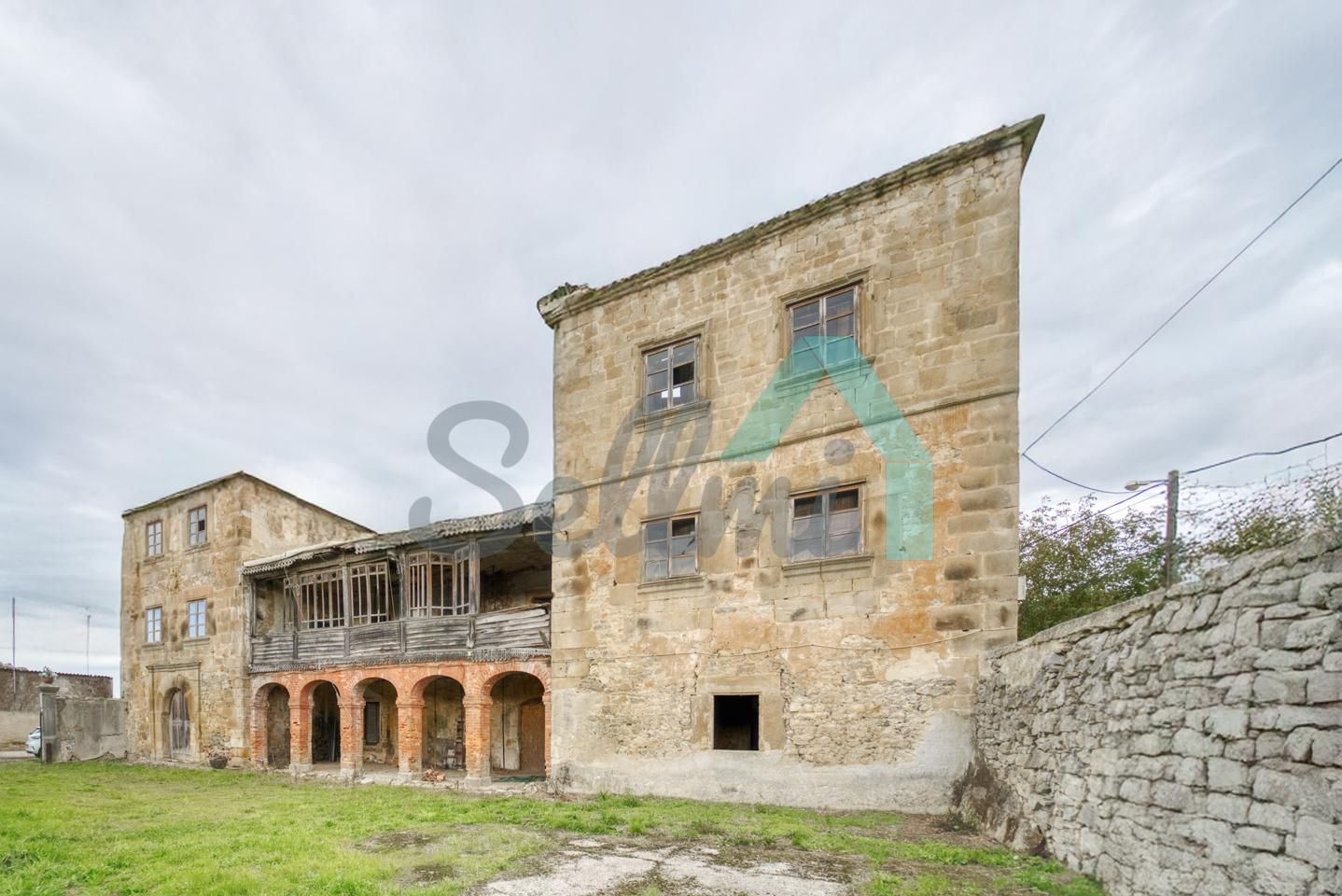 Vista exterior de Casa o xalet en venda en Sariego amb Jardí privat i Terrassa