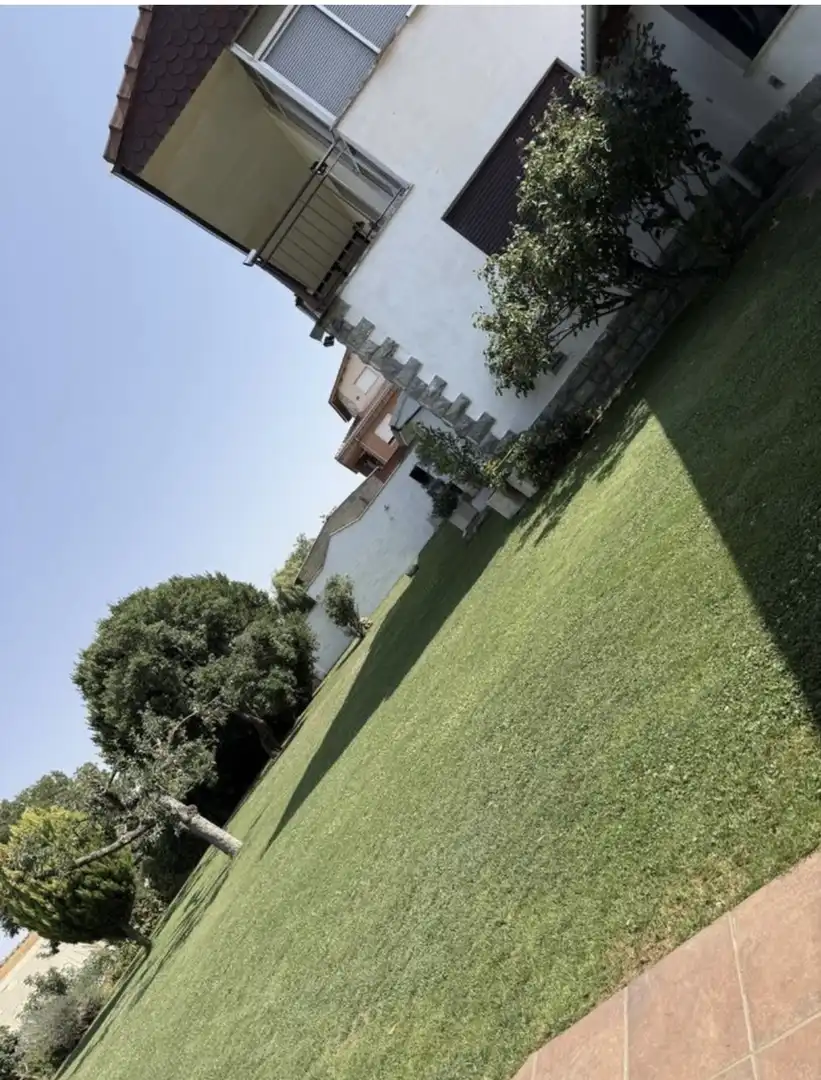 Jardí de Casa o xalet en venda en Mansilla Mayor amb Aire condicionat, Jardí privat i Parquet