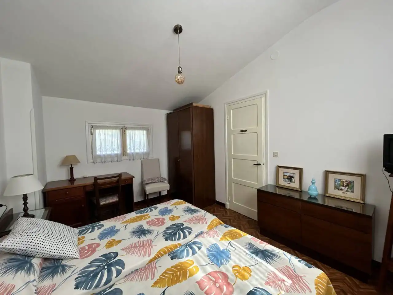 Schlafzimmer von Haus oder Chalet zum Verkauf in Llanes mit Heizung, Privatgarten und Terrasse