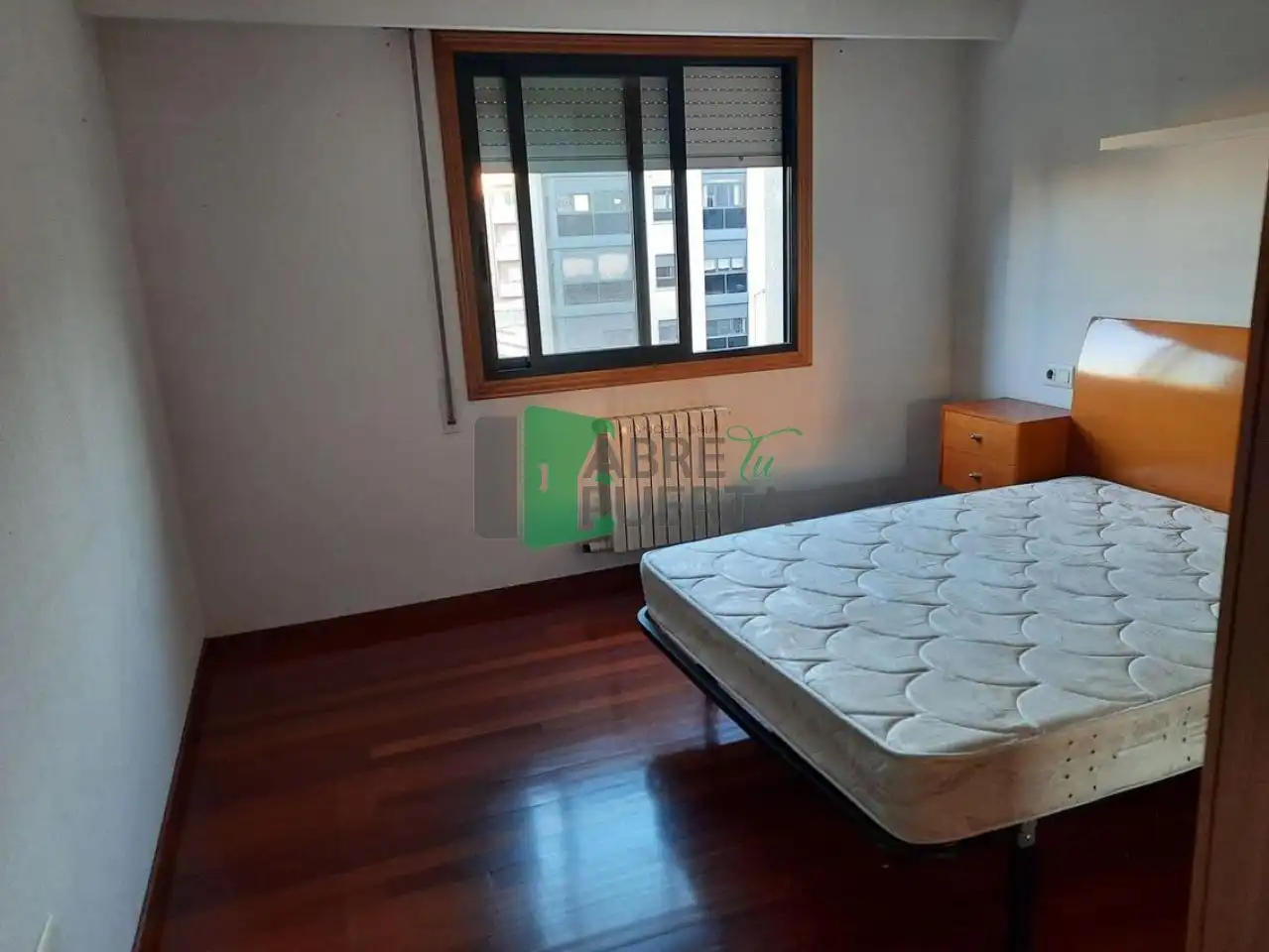 Habitación de Piso de alquiler en Ourense Capital  con Calefacción, Terraza y Trastero
