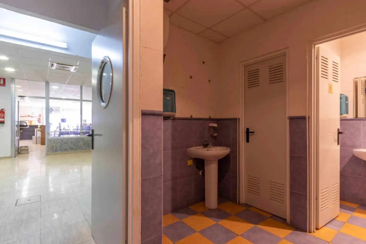 Baño de Local de alquiler en Massamagrell con Aire acondicionado