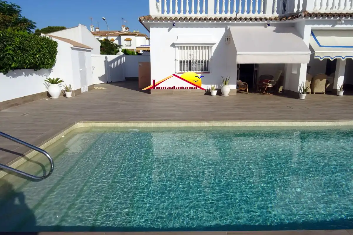 Chalet con terraza en venta en Matalascañas, imagen 2