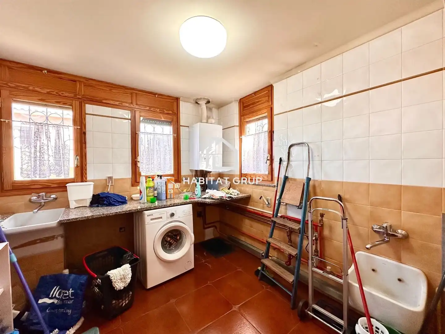 Cuina de Casa o xalet en venda en Girona amb Calefacció, Jardí privat i Traster