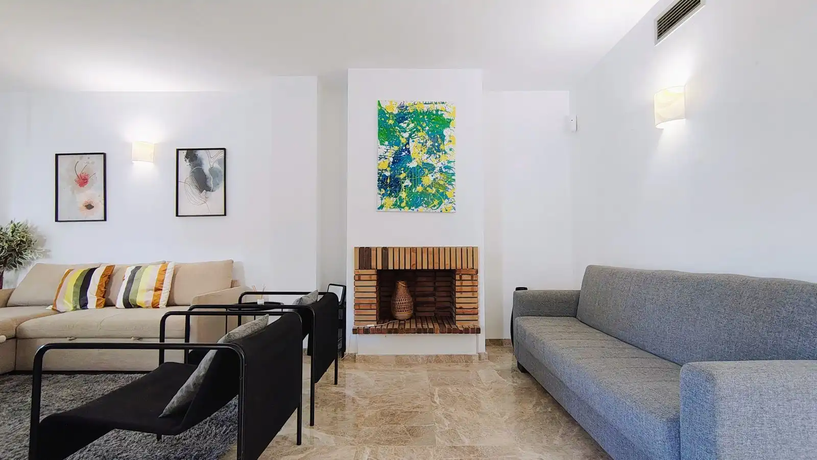 Sala d'estar de Pis en venda en Marbella amb Aire condicionat, Terrassa i Moblat