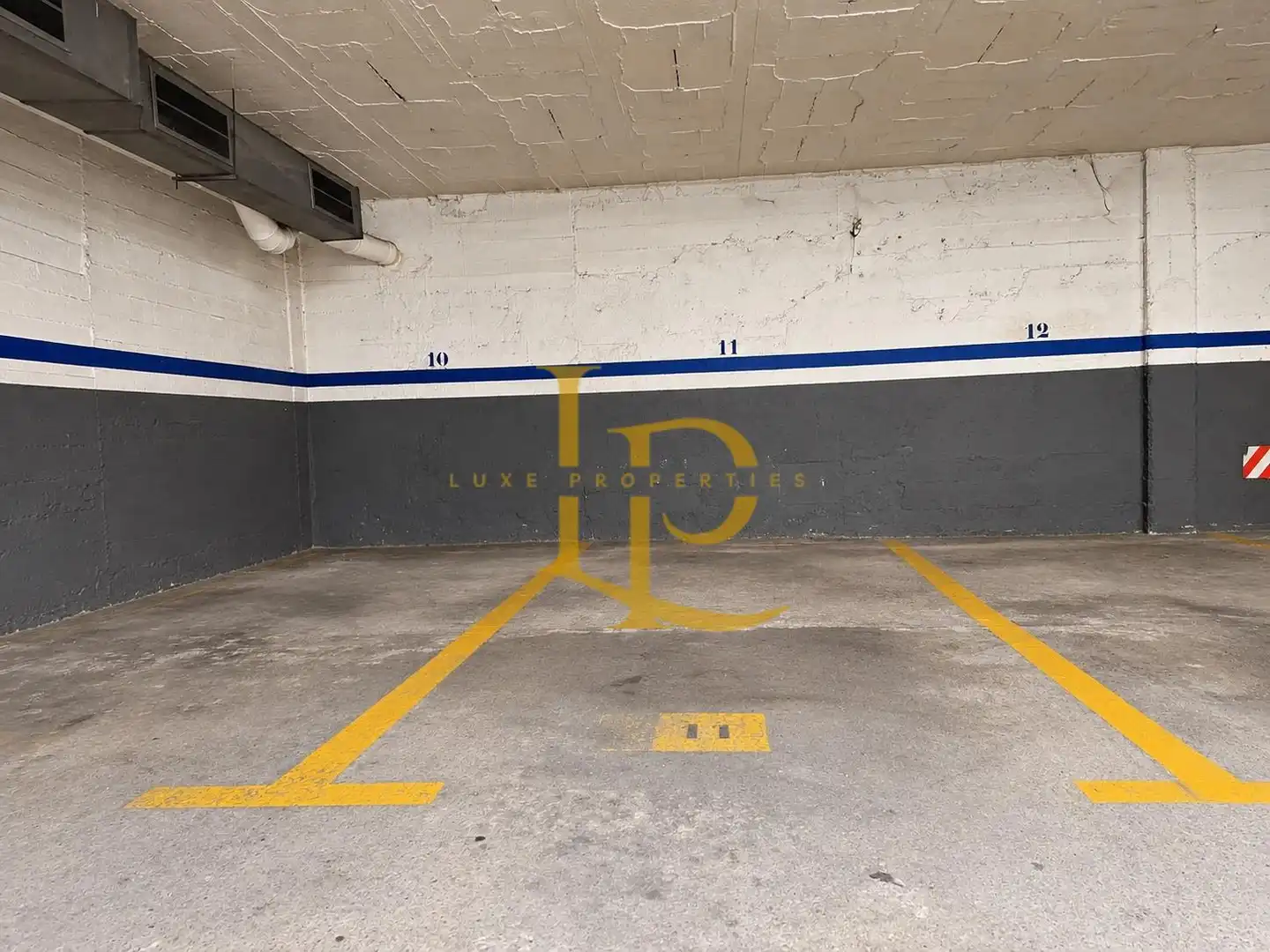 Parking of Flat for sale in Cerdanyola del Vallès  with Air Conditioner, Heating and Oven