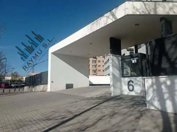 Außenansicht von Garage zum Verkauf in Leganés