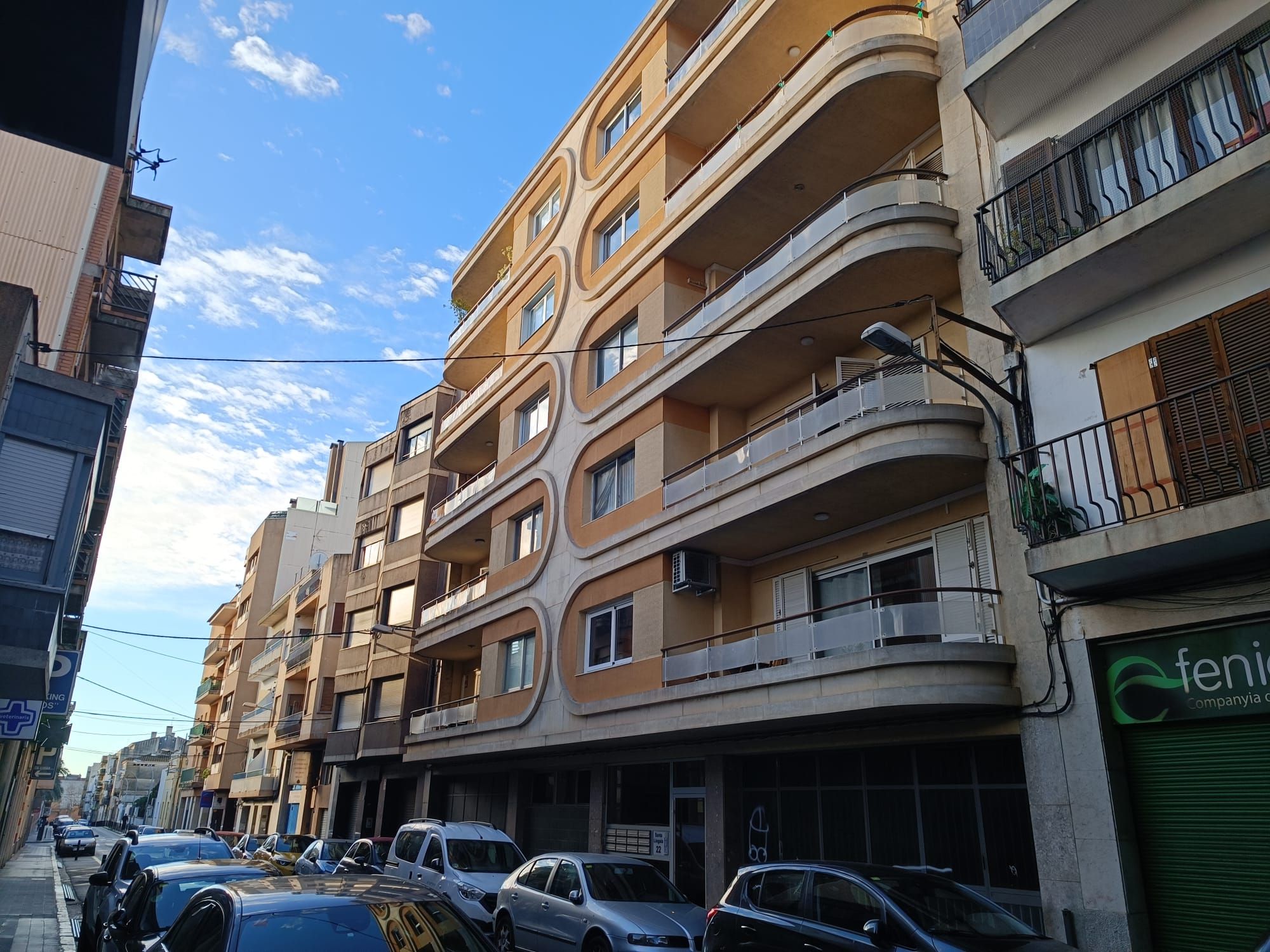 Vista exterior de Piso en venta en Figueres