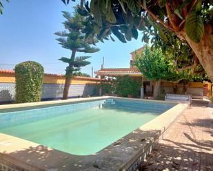 Piscina de Casa o xalet en venda en Castellón de la Plana / Castelló de la Plana amb Aire condicionat, Calefacció i Jardí privat